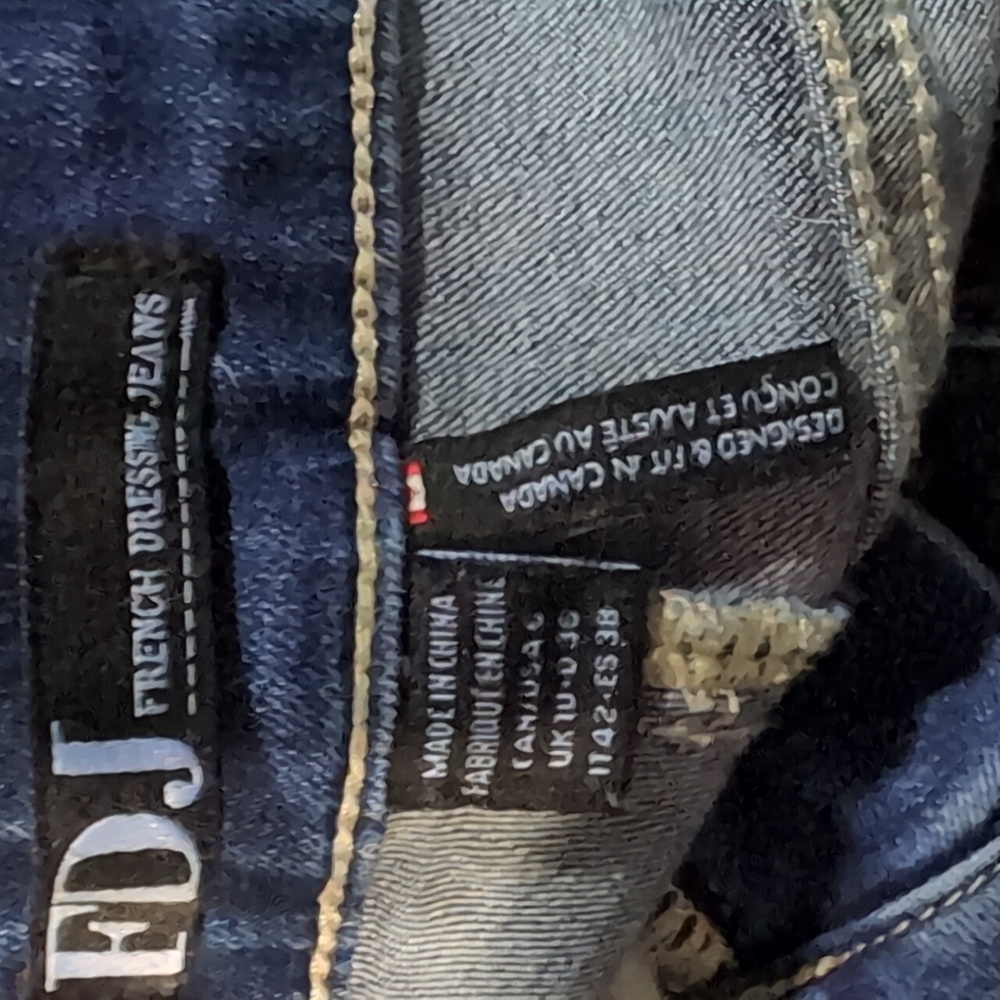 Distressed jeans - Picture 3 of 4